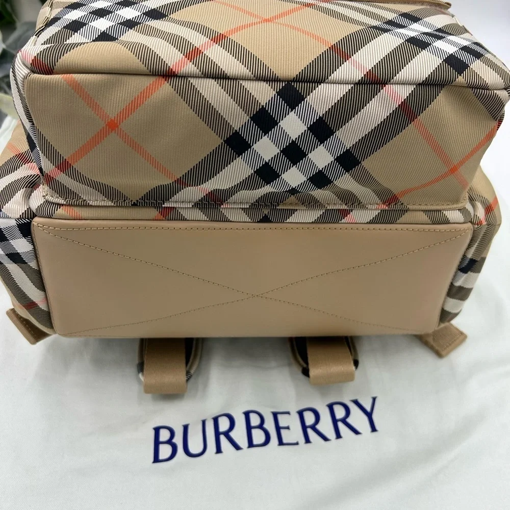 Burberry stylish checkered